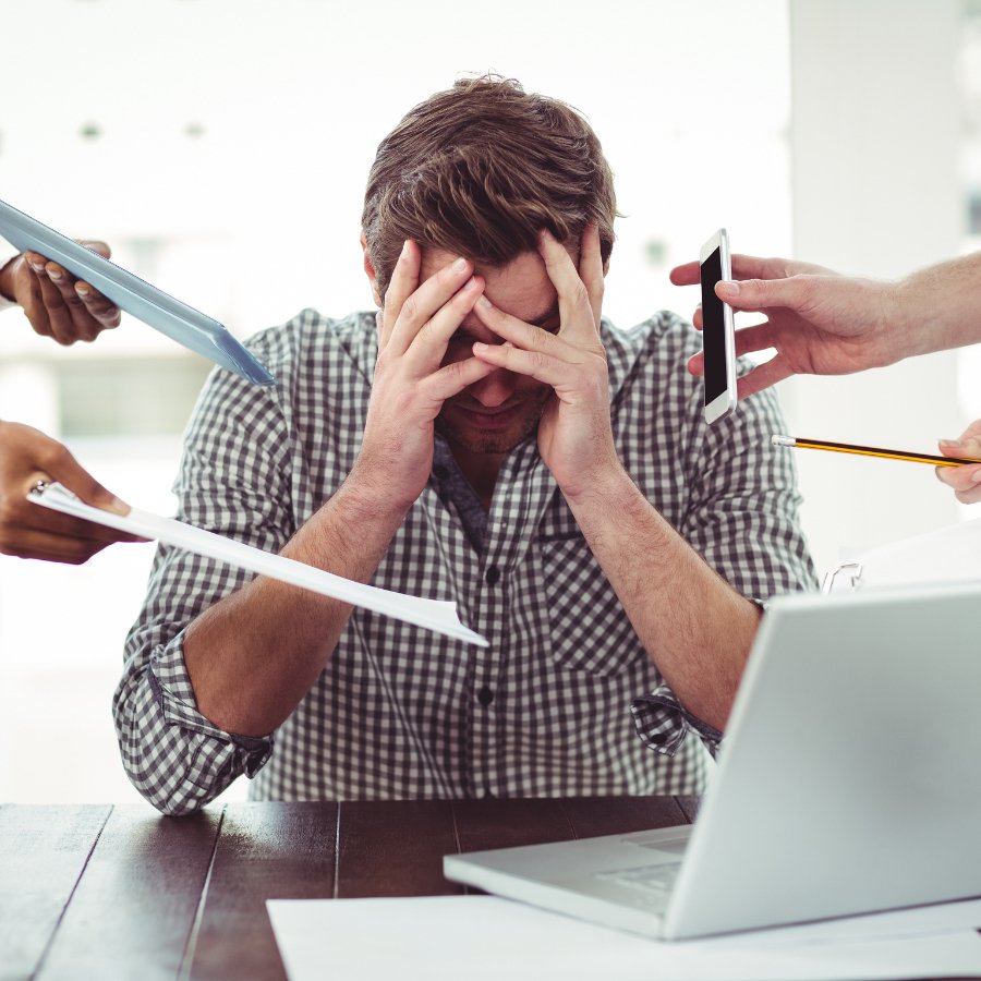 Erschöpfung wegen chronischem Stress - Essence Elite